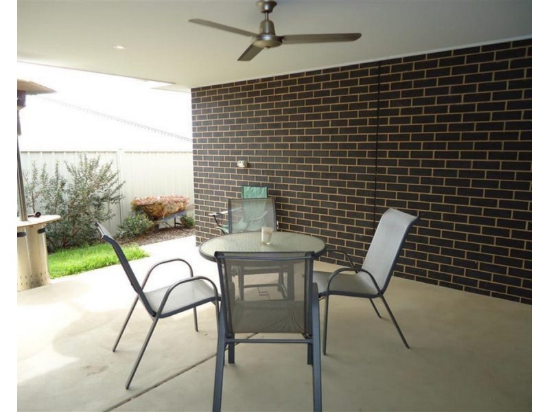 33 Clifton Street, Bourkelands NSW 2650