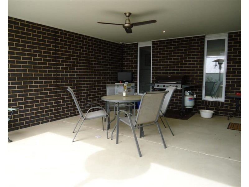 33 Clifton Street, Bourkelands NSW 2650