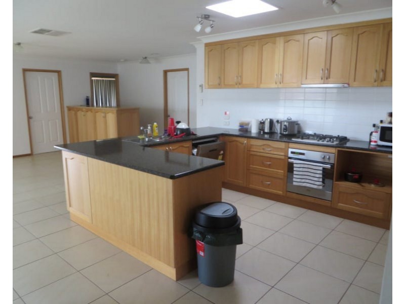 4 Pinnacle Place, Estella NSW 2650