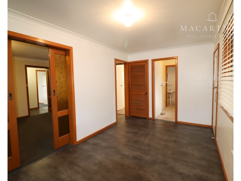 63 Huthwaite Street, Mount Austin NSW 2650