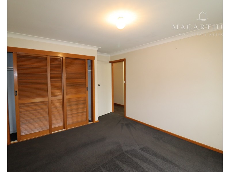63 Huthwaite Street, Mount Austin NSW 2650