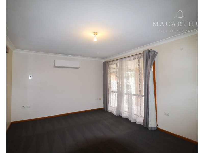 63 Huthwaite Street, Mount Austin NSW 2650