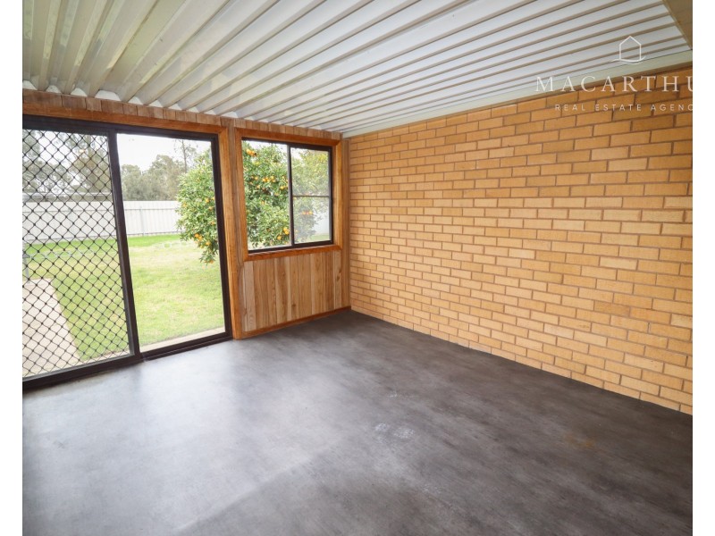 63 Huthwaite Street, Mount Austin NSW 2650