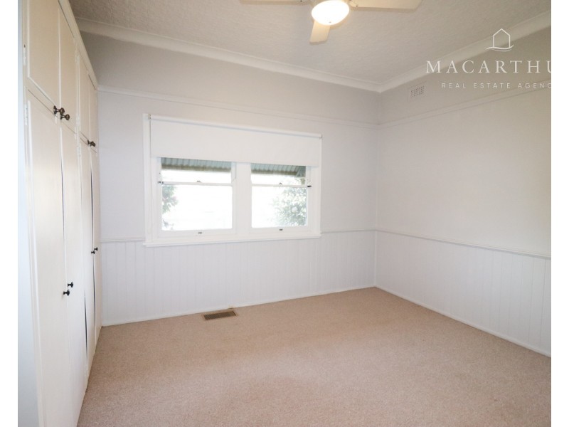 72 Bourke Street, Turvey Park NSW 2650