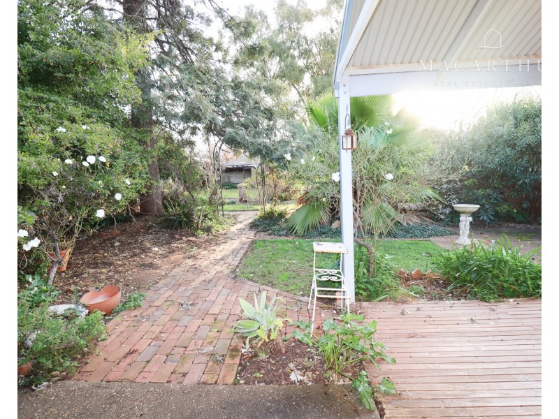 72 Bourke Street, Turvey Park NSW 2650