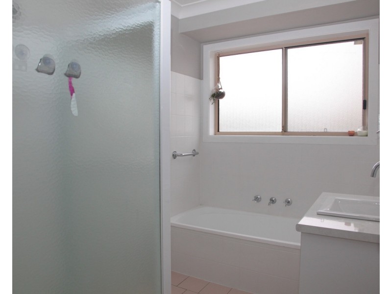 18 Canola Place, Estella NSW 2650
