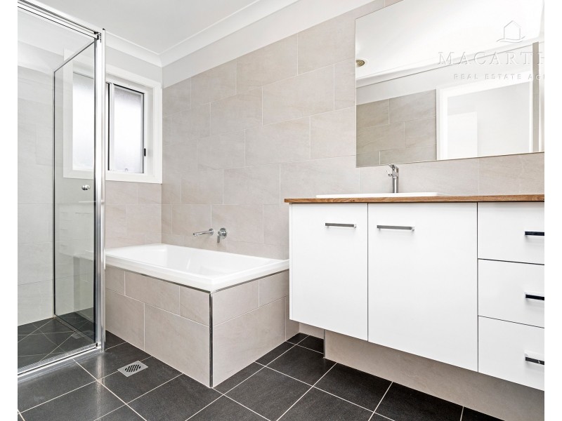 28 Charlton Street, Boorooma NSW 2650