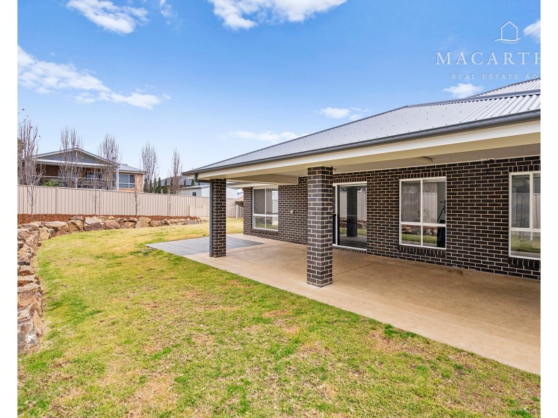 28 Charlton Street, Boorooma NSW 2650