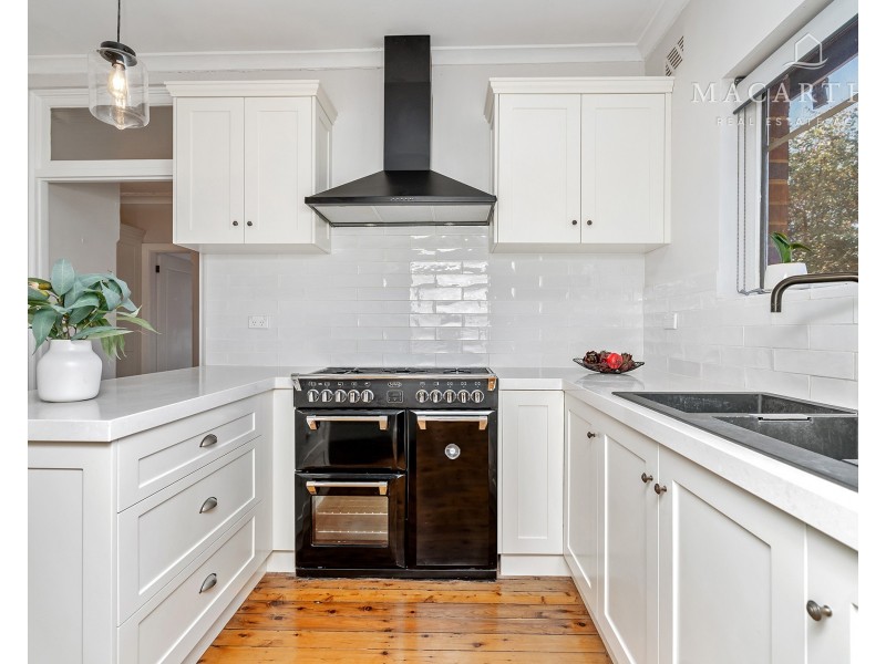 7 Mair Street, Turvey Park NSW 2650