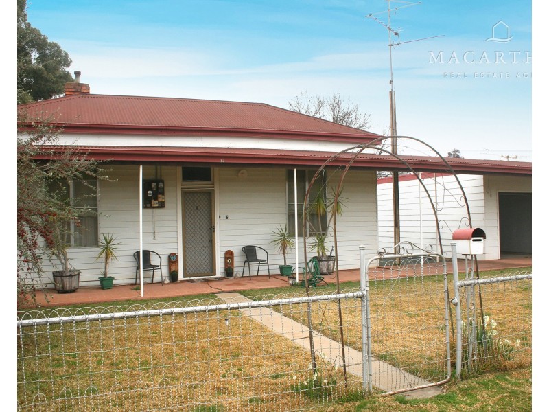 19 Matthews Street, Lockhart NSW 2656