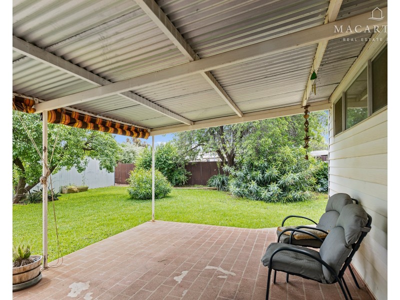 19 Matthews Street, Lockhart NSW 2656