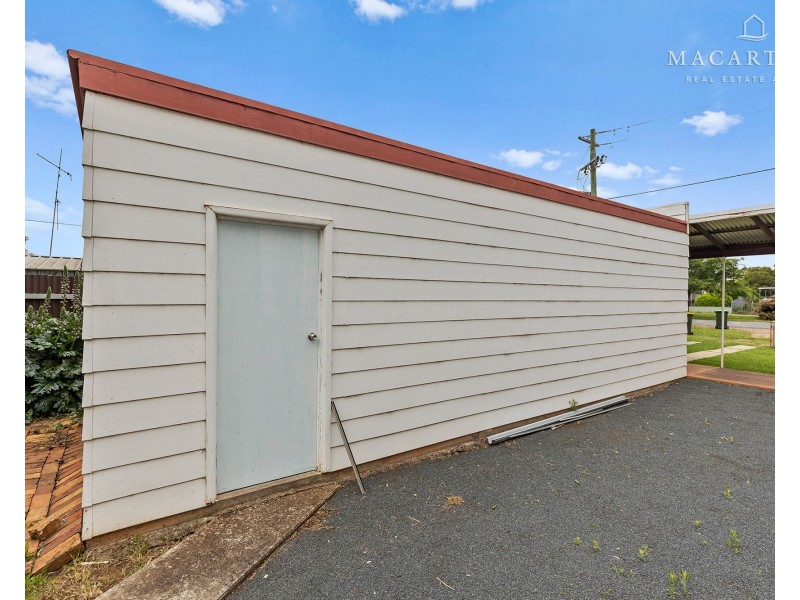 19 Matthews Street, Lockhart NSW 2656