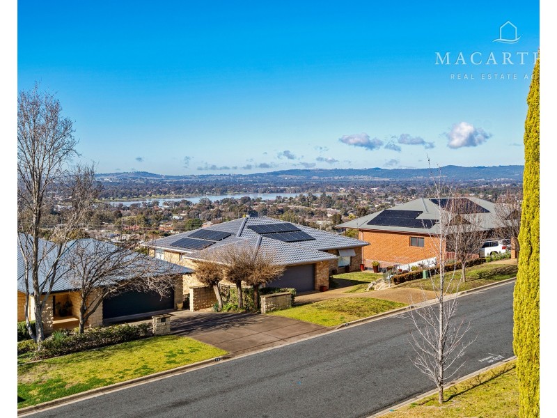 49 Henwood Avenue, Kooringal NSW 2650