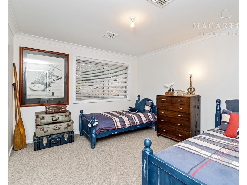 49 Henwood Avenue, Kooringal NSW 2650