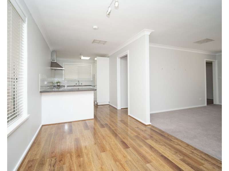 11 Geneva Crescent, Lake Albert NSW 2650