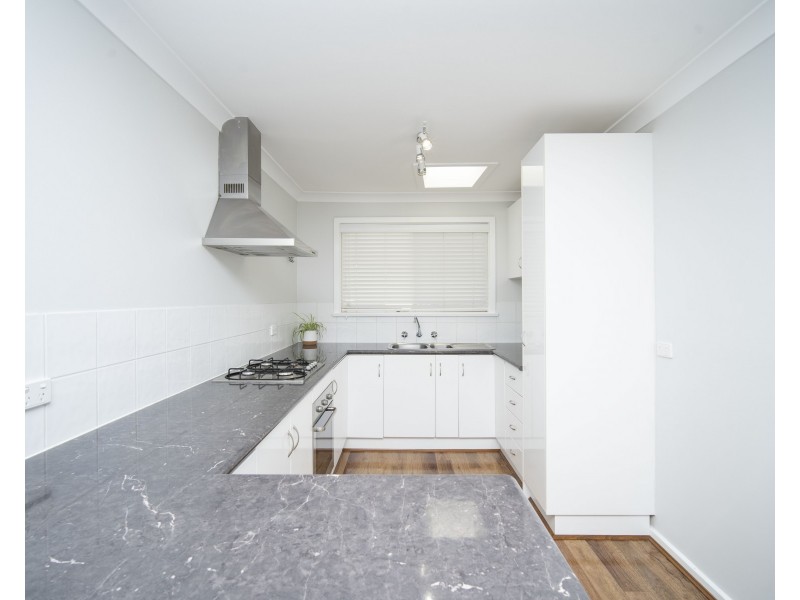 11 Geneva Crescent, Lake Albert NSW 2650