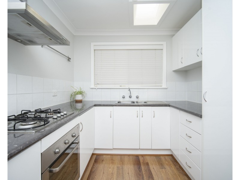 11 Geneva Crescent, Lake Albert NSW 2650