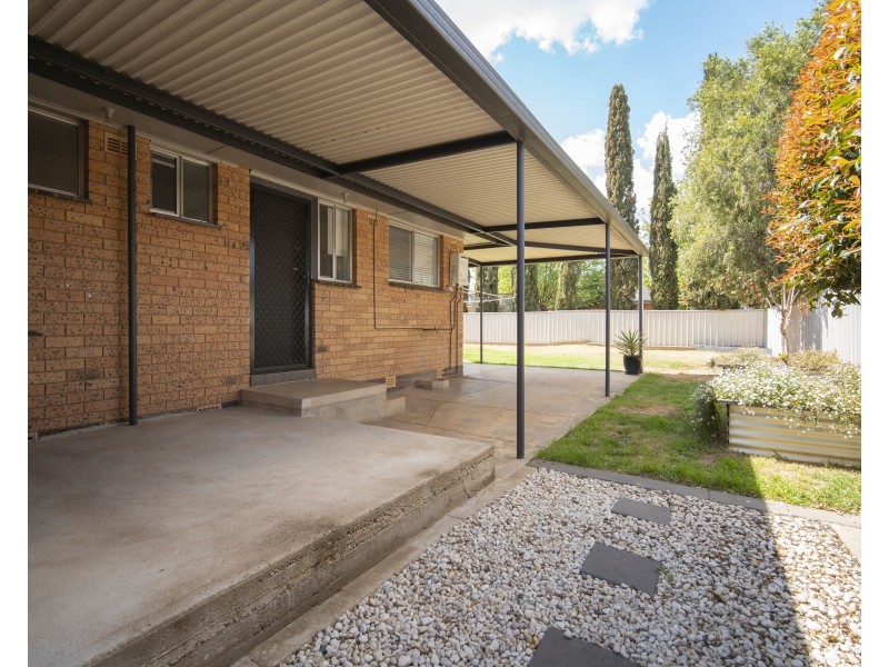11 Geneva Crescent, Lake Albert NSW 2650
