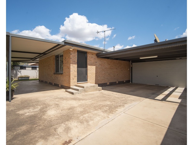 11 Geneva Crescent, Lake Albert NSW 2650