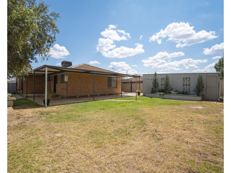 11 Geneva Crescent, Lake Albert NSW 2650