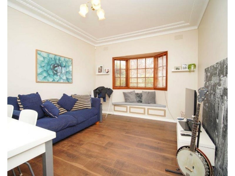 8 Waranga Avenue, Mount Austin NSW 2650