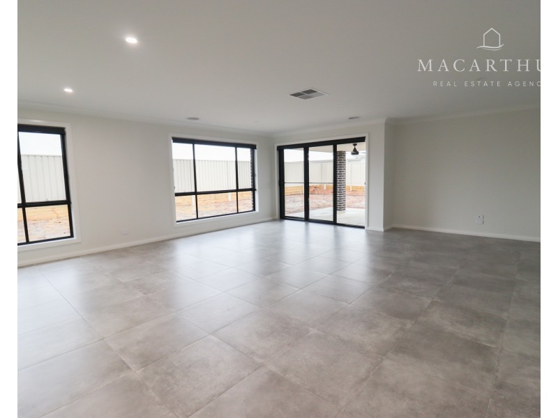 12 Wyoming Avenue, Gobbagombalin NSW 2650