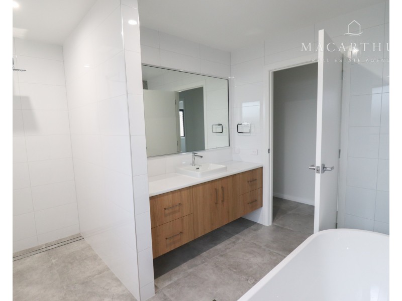 12 Wyoming Avenue, Gobbagombalin NSW 2650