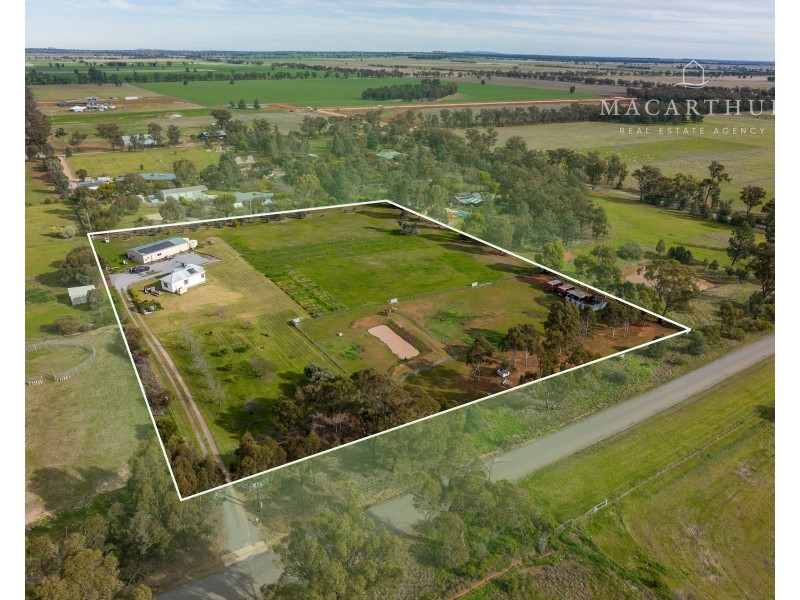 11 Devlin Street, Coolamon NSW 2701