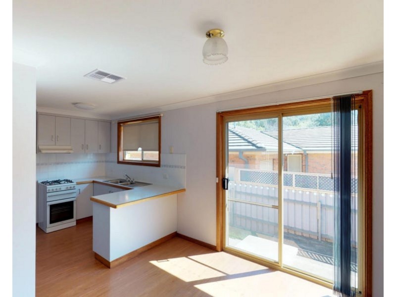 1/8 Kenneally Street, Kooringal NSW 2650