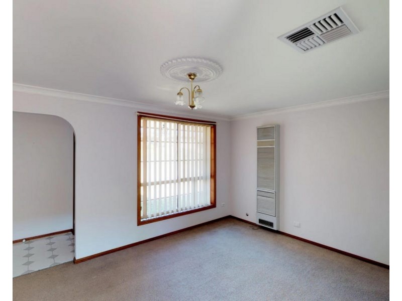 1/8 Kenneally Street, Kooringal NSW 2650