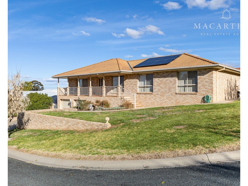 12 Fletcher Place, Kooringal NSW 2650