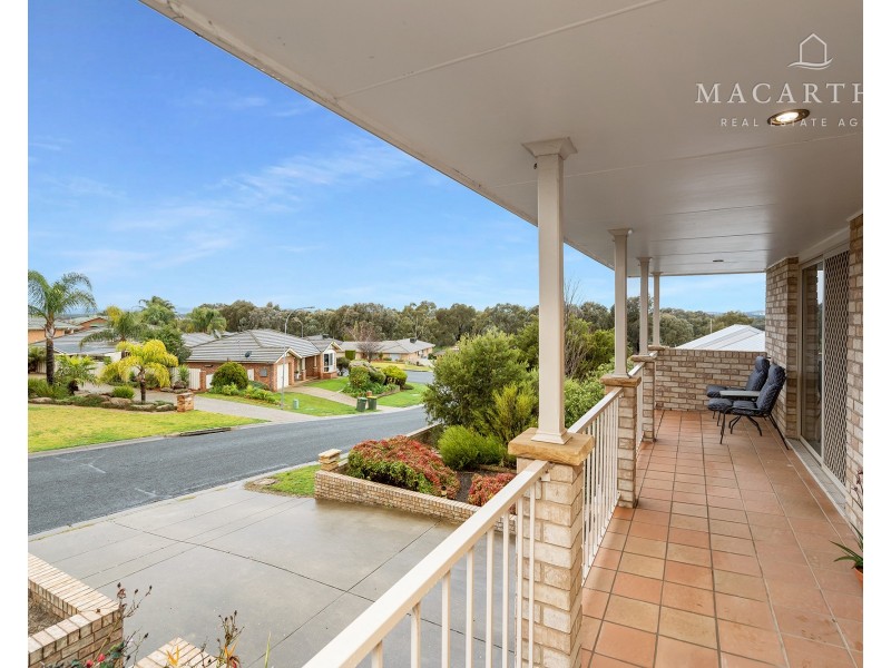 12 Fletcher Place, Kooringal NSW 2650