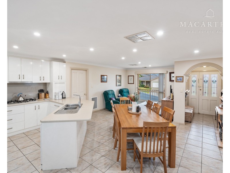12 Fletcher Place, Kooringal NSW 2650