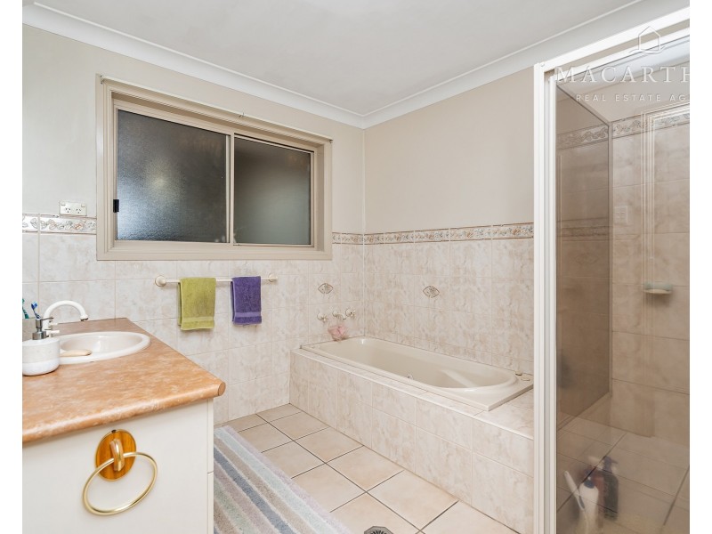 12 Fletcher Place, Kooringal NSW 2650