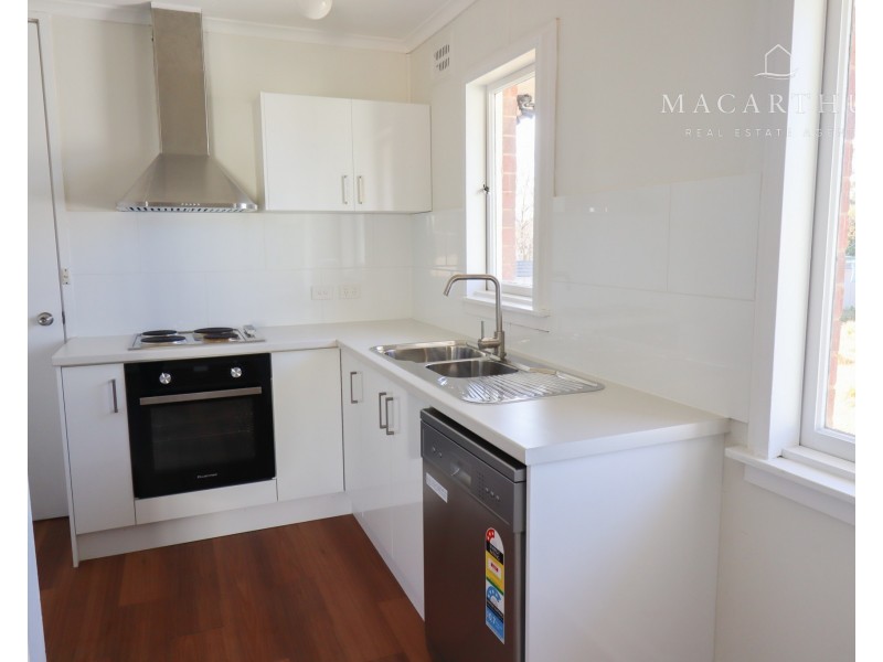 41 Chifley Crescent, Kooringal NSW 2650