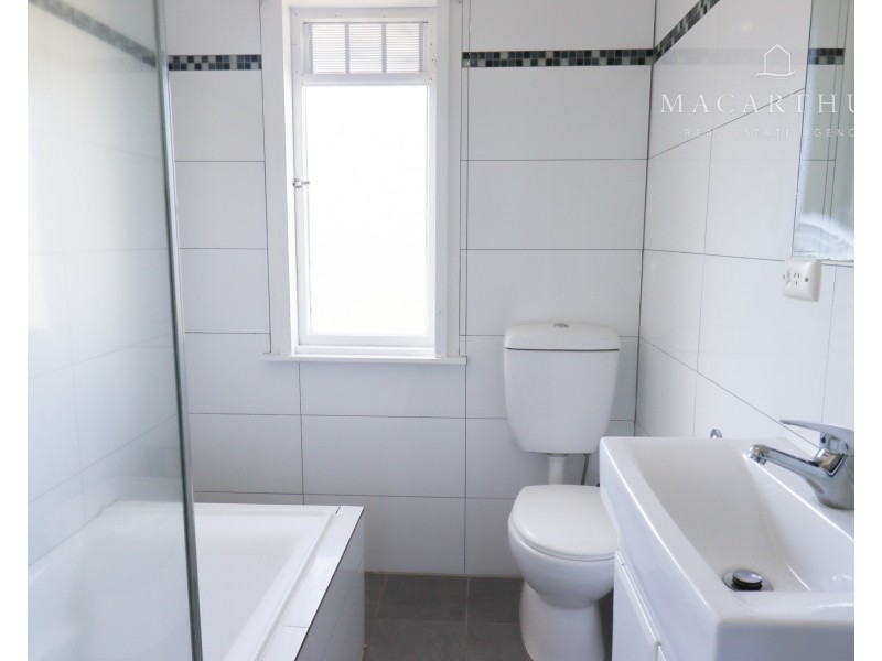 41 Chifley Crescent, Kooringal NSW 2650