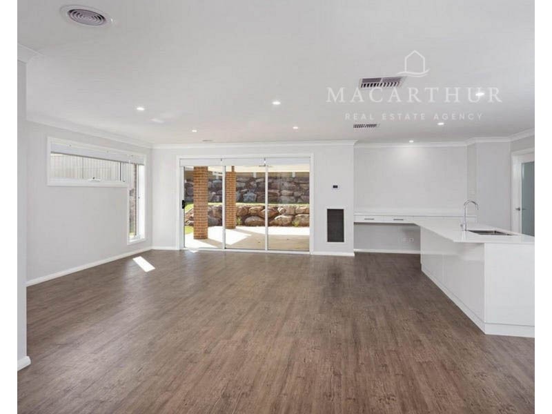 22 Ellerslie Street, Gobbagombalin NSW 2650