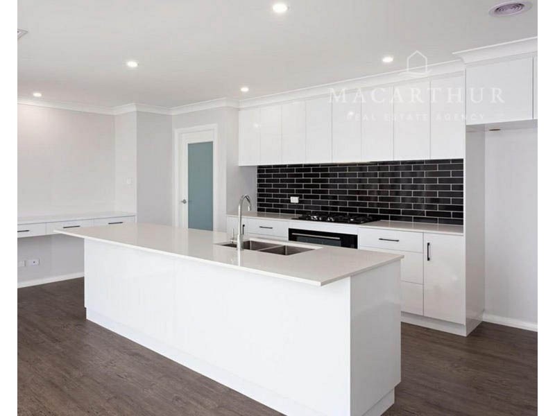 22 Ellerslie Street, Gobbagombalin NSW 2650