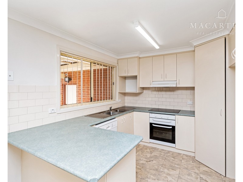 24 Paldi Crescent, Glenfield Park NSW 2650