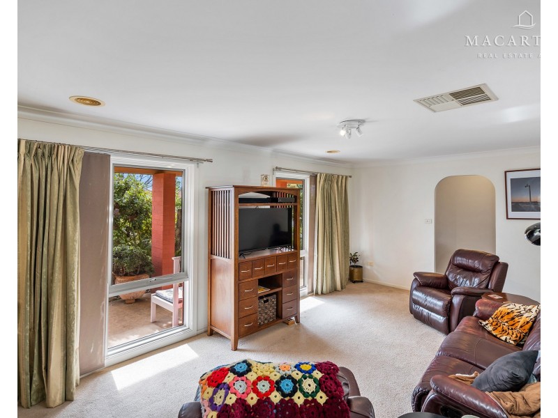 69 Balleroo Crescent, Glenfield Park NSW 2650