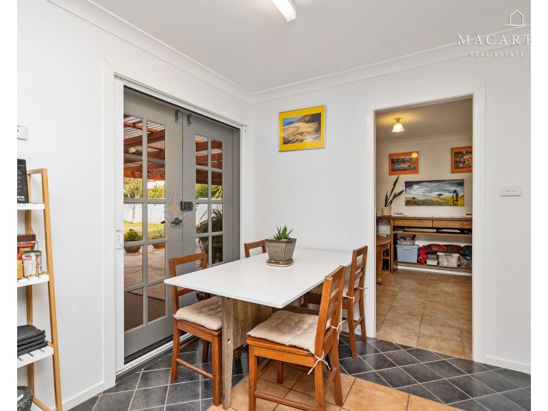 69 Balleroo Crescent, Glenfield Park NSW 2650