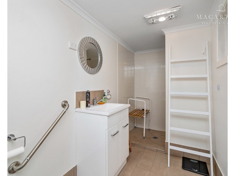 69 Balleroo Crescent, Glenfield Park NSW 2650