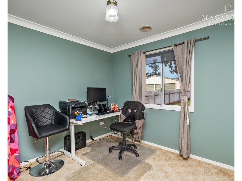 69 Balleroo Crescent, Glenfield Park NSW 2650