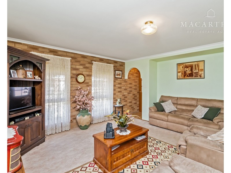 2/47 Karoom Drive, Glenfield Park NSW 2650