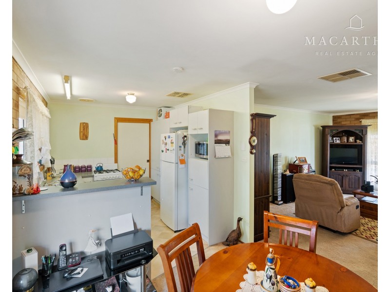 2/47 Karoom Drive, Glenfield Park NSW 2650