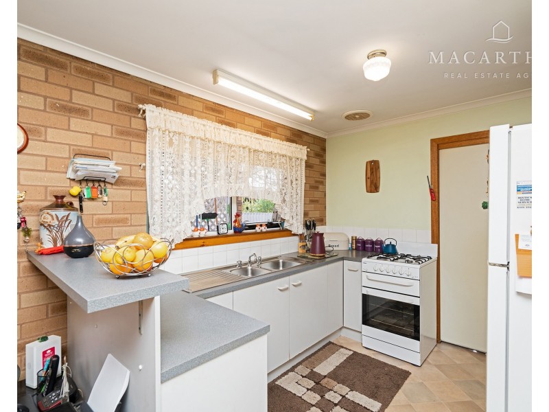 2/47 Karoom Drive, Glenfield Park NSW 2650