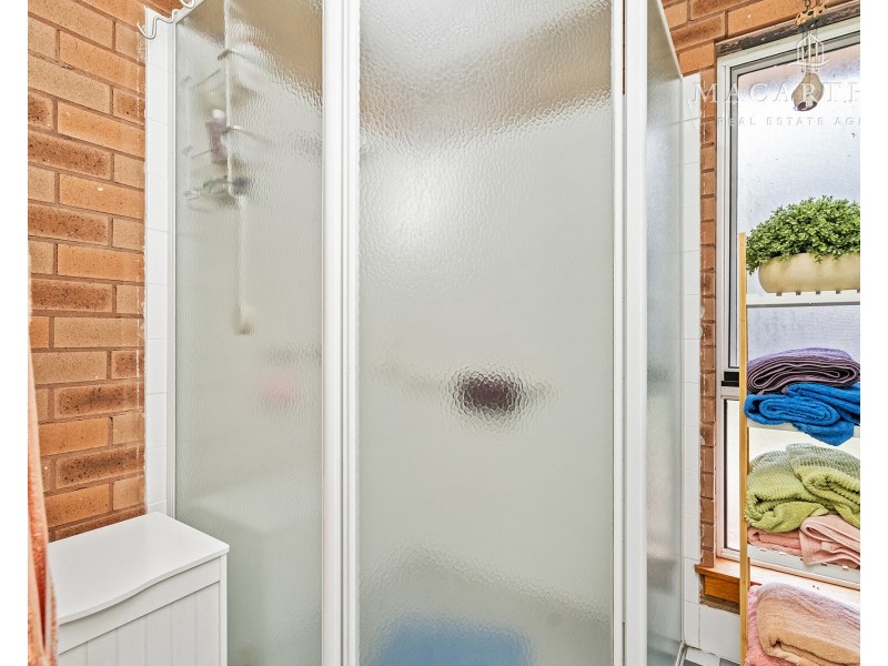 2/47 Karoom Drive, Glenfield Park NSW 2650