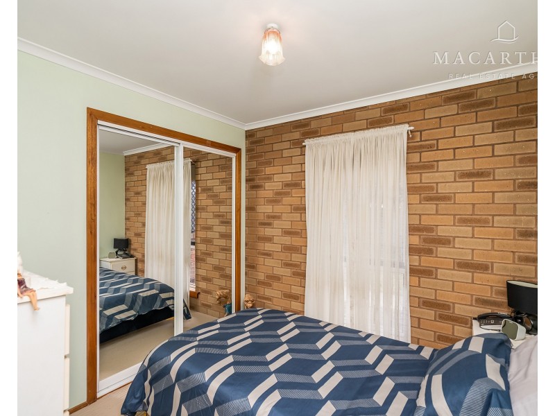 2/47 Karoom Drive, Glenfield Park NSW 2650