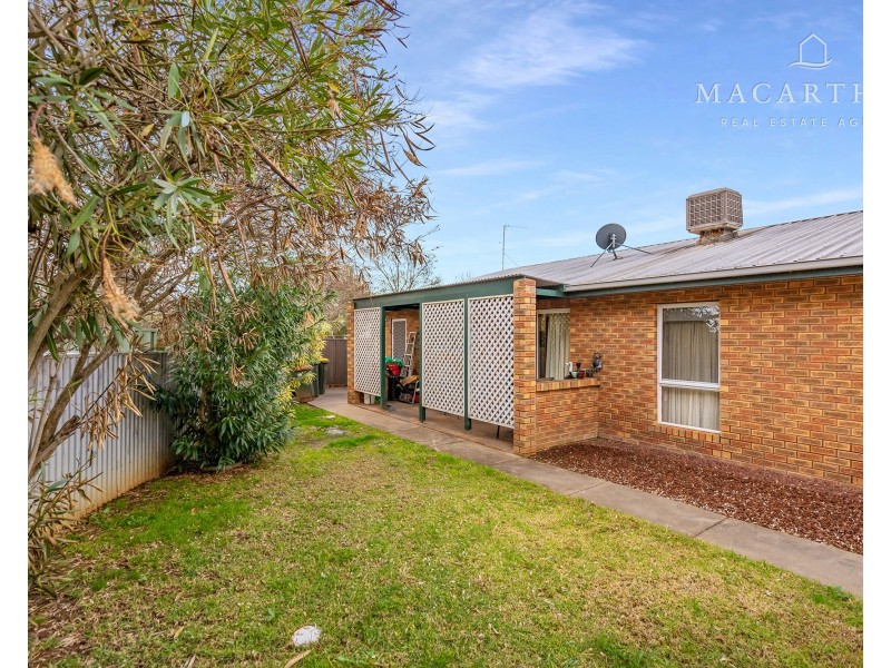 2/47 Karoom Drive, Glenfield Park NSW 2650