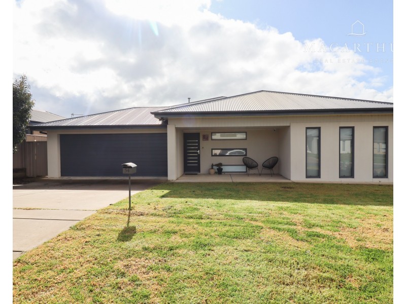 54 Barrima Drive, Glenfield Park NSW 2650